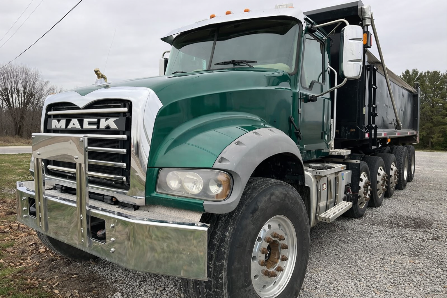 2019 MACK GR64F